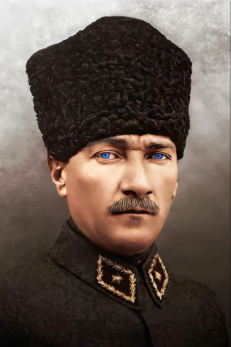 Renklendirilmiş Mustafa Kemal Atatürk Portresi – Detaylı ve Net Görsel