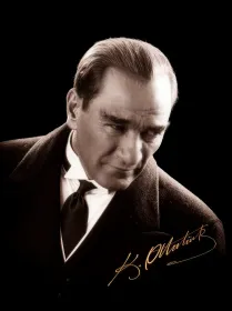 Mustafa Kemal Atatürk Siyah Beyaz Portresi – Klasik ve Tarihi Fotoğraf