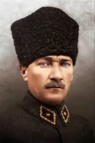 Renklendirilmiş Mustafa Kemal Atatürk Portresi – Detaylı ve Net Görsel